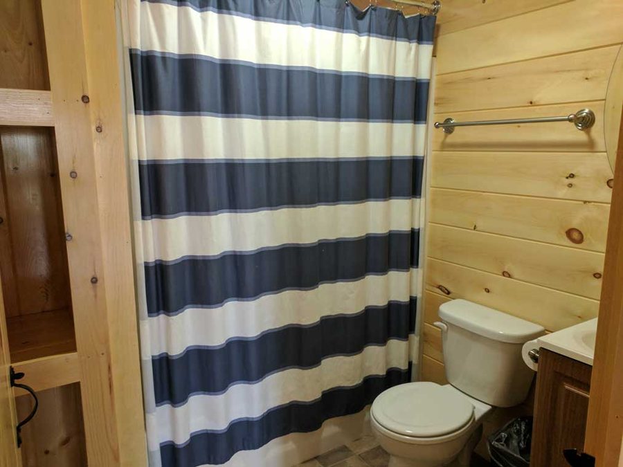 Bayley s Camping Resort — Bathroom