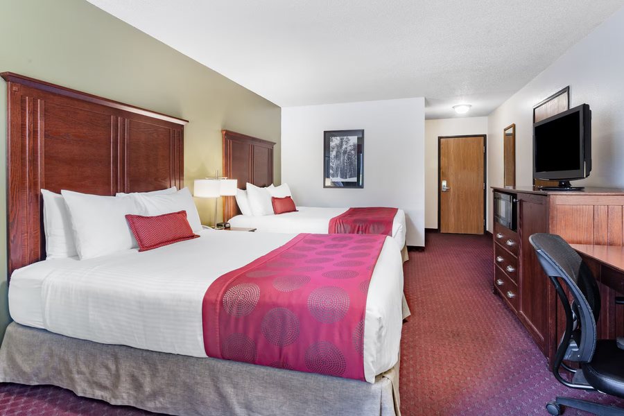 Baymont by Wyndham Bozeman — Guest room