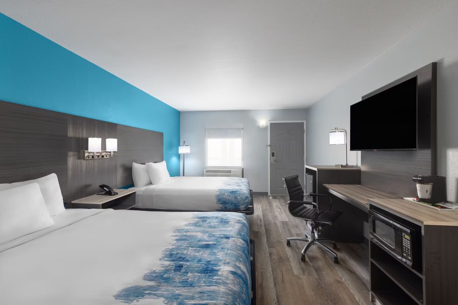 Baymont By Wyndham Branson Thousand Hills — Guest room