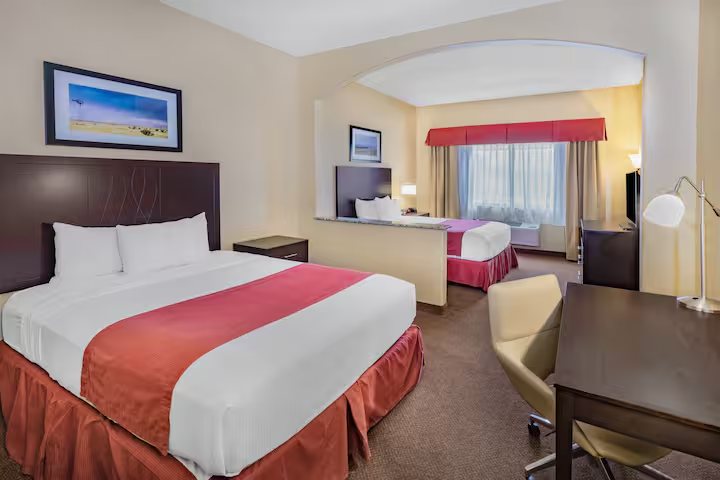 Baymont by Wyndham Cuero — Guest room