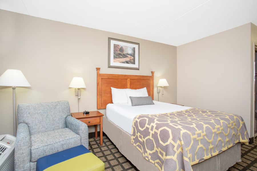Baymont by Wyndham Hays — Guest room