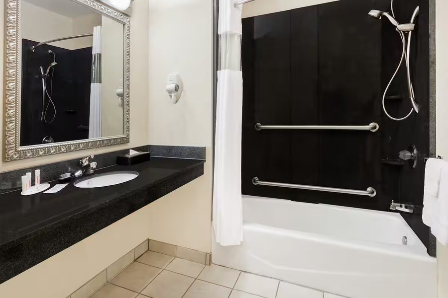 Baymont by Wyndham Henderson — Bathroom