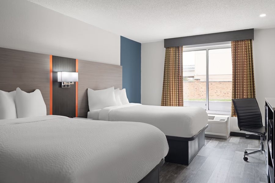 Baymont by Wyndham Indianapolis East — Guest room