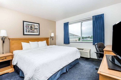 Baymont by Wyndham Indianapolis Northeast — Guest room