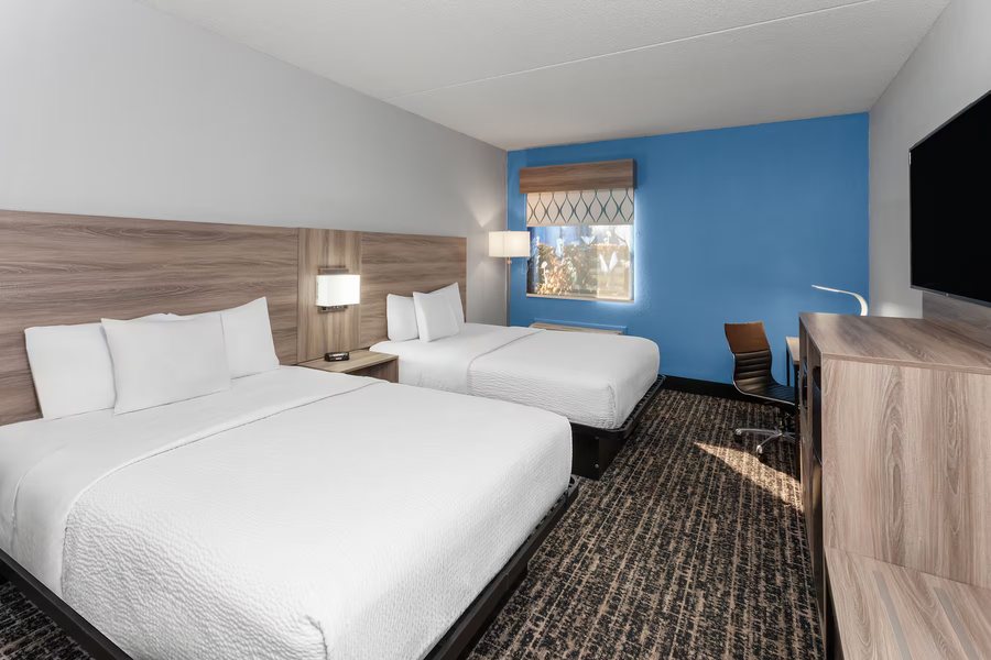 Baymont by Wyndham Indianapolis South — Guest room