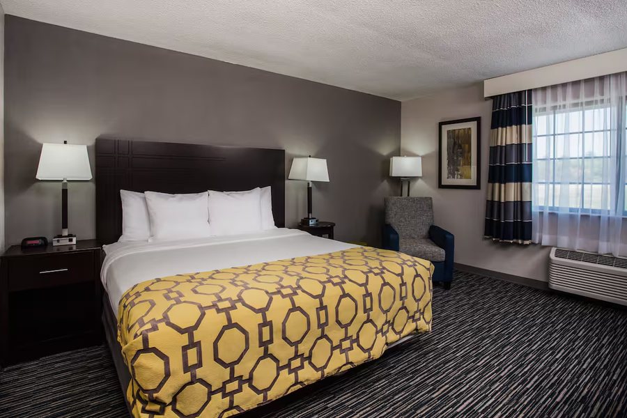 Baymont by Wyndham Madison West Middleton WI West — Guest room