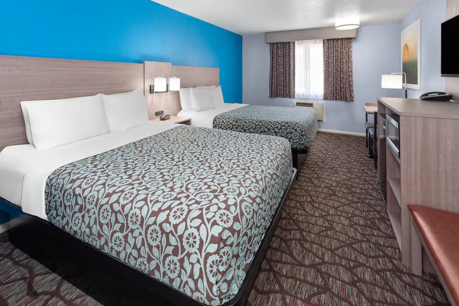 Baymont by Wyndham Manistee — Guest room
