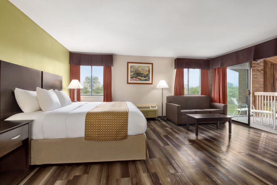 Baymont by Wyndham Monroe — Guest room