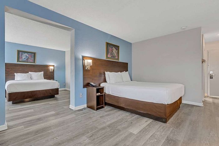 Baymont by Wyndham North Myrtle Beach — Guest room