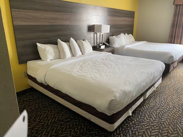 Baymont by Wyndham Oklahoma City Airport — Guest room
