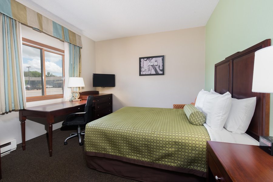 Baymont by Wyndham Pierre — Guest room