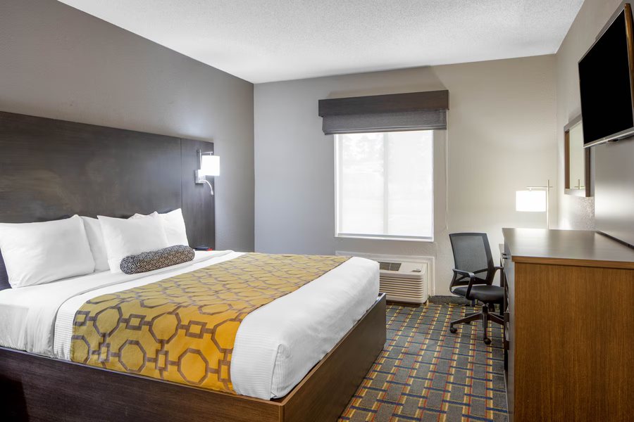 Baymont by Wyndham Pooler Savannah — Guest room