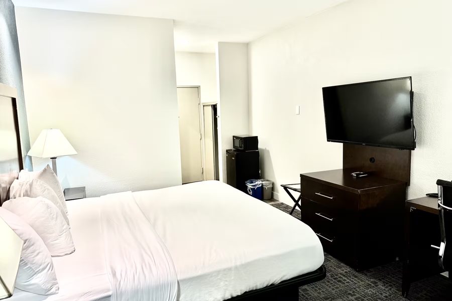 Baymont by Wyndham Richmond I 70 — Guest room