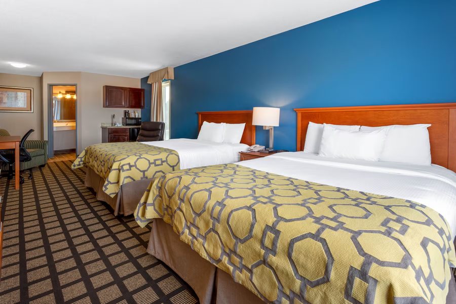 Baymont by Wyndham Roswell — Guest room
