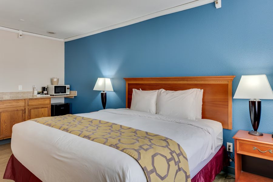 Baymont By Wyndham Salida — Guest room