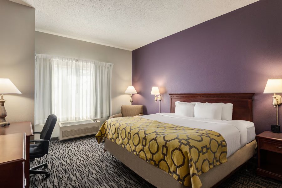 Baymont by Wyndham Springfield I 44 — Guest room