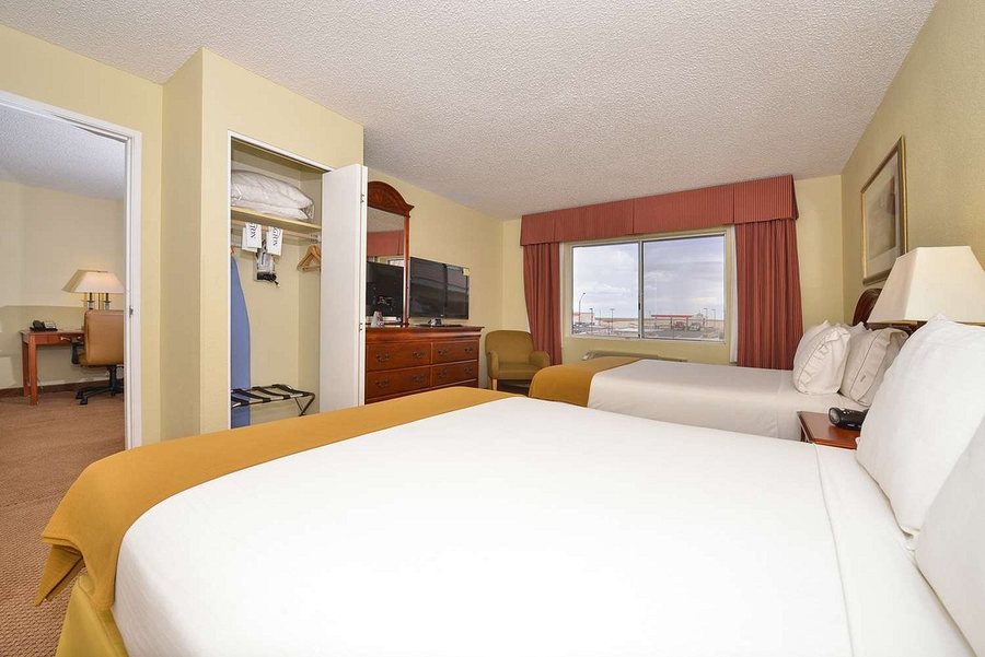 Baymont by Wyndham Terrell — Guest room