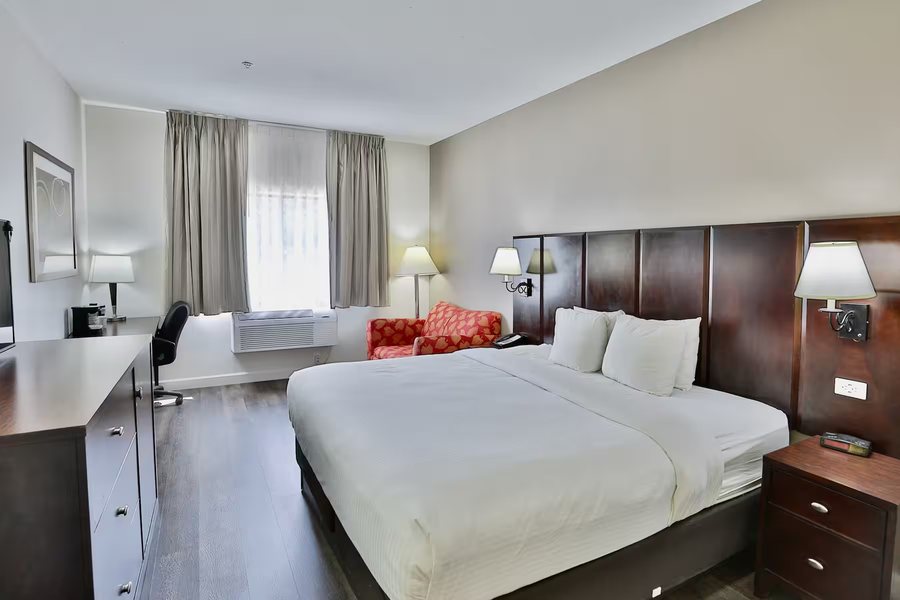 Baymont By Wyndham Tucson Airport — Guest room