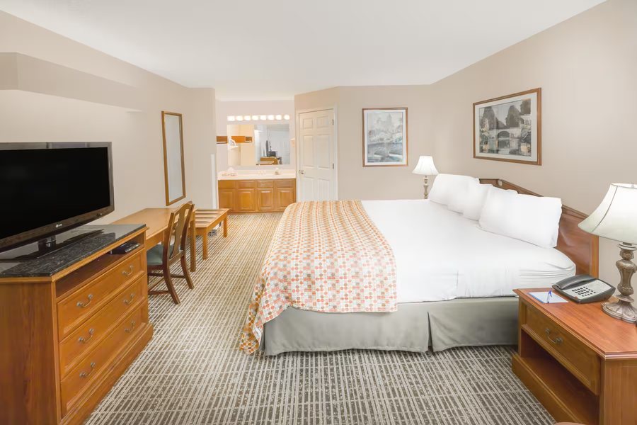 Baymont Inn Suites By Wyndham Grenada — Guest room