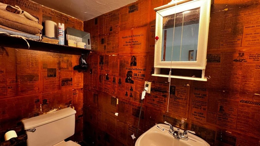Bayou Cabins — Bathroom