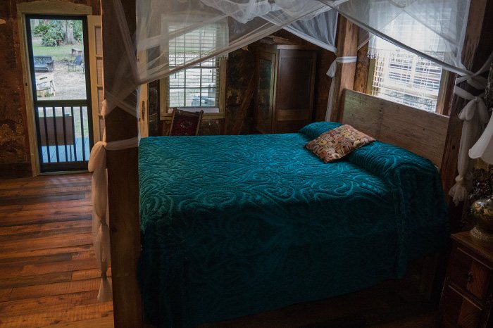 Bayou Cabins — Guest room