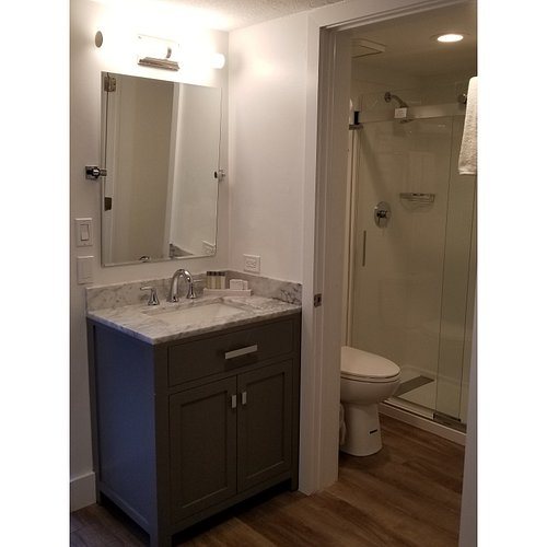 Bayside Inn Key Largo — Bathroom