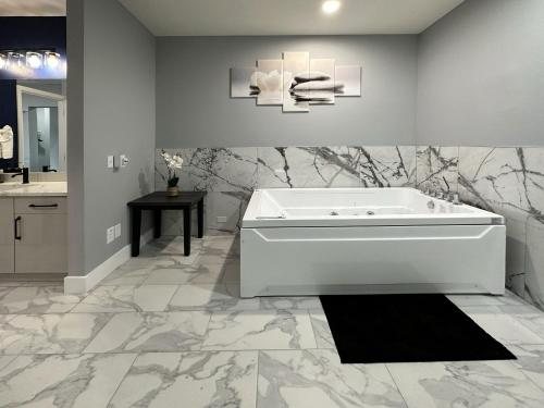 BayVue Hotel Resort Suites — Bathroom