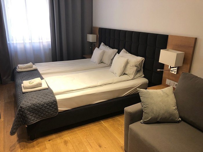 BC 29 Residence — Guest room