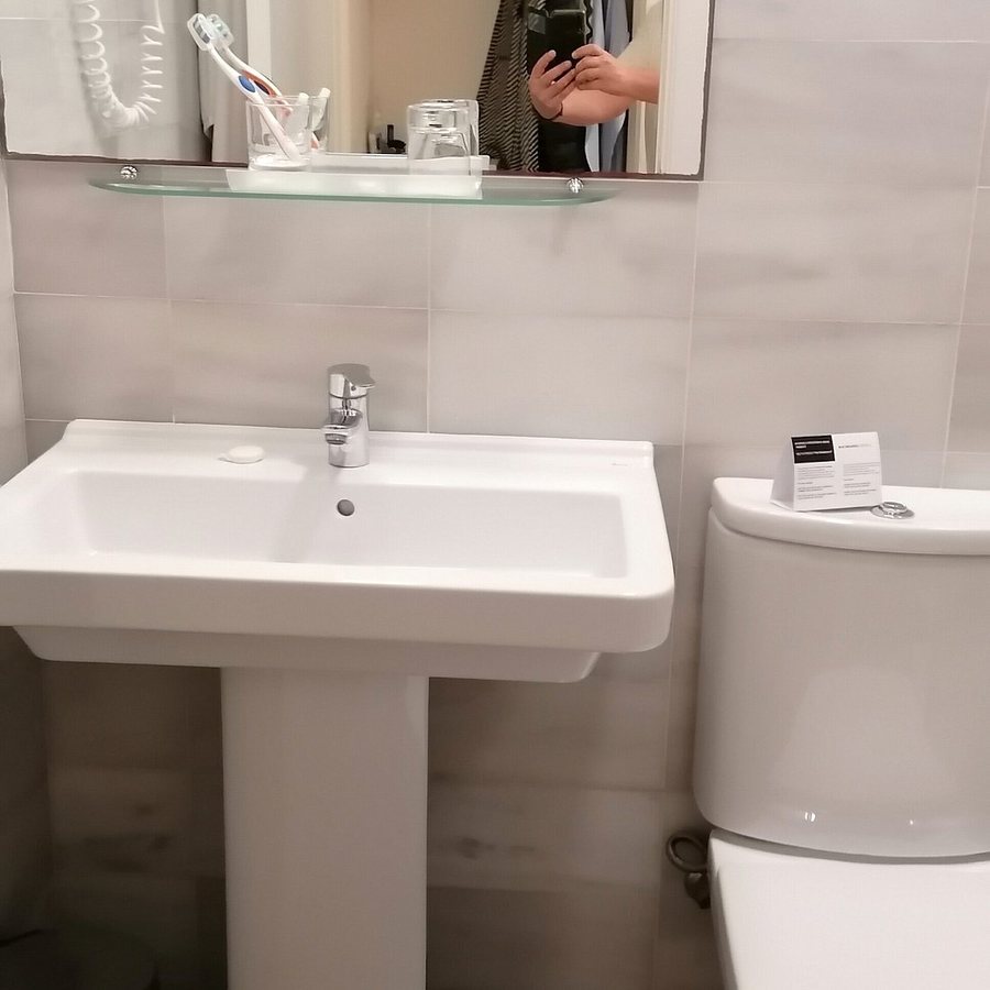 BCN Urbaness Hotels Del Comte Barcelona Catalonia — Bathroom