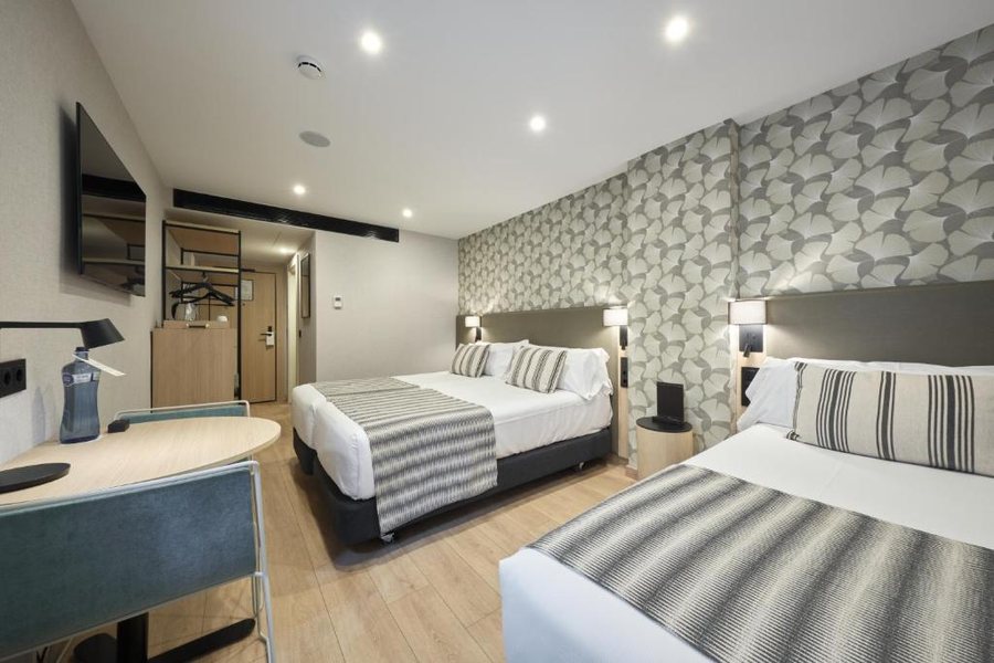 BcnStop Parc Guell Barcelona Catalonia — Guest room