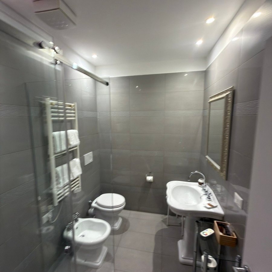 Be Mate Via Tivoli Apartments — Bathroom