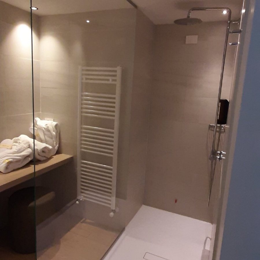 Be Place Hotel — Bathroom