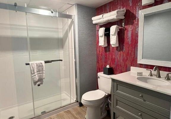 Beach Haus Resort — Bathroom