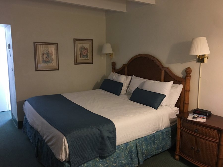 Beach Shell Inn — Guest room