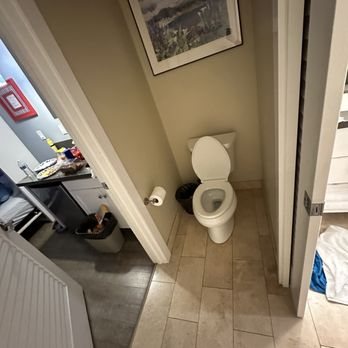 Beach Street Inn And Suites — Bathroom