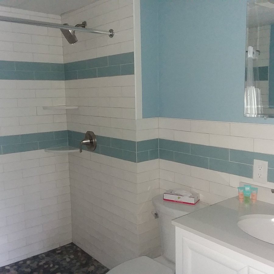 Beachcomber Camping Resort — Bathroom