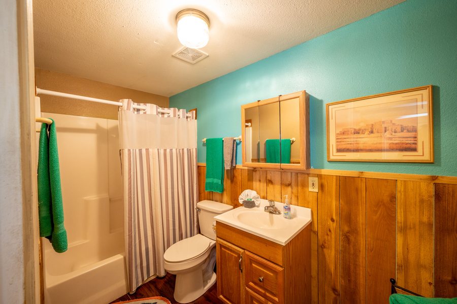Beachcomber — Bathroom