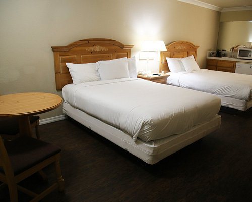 Beachwalker Inn — Guest room