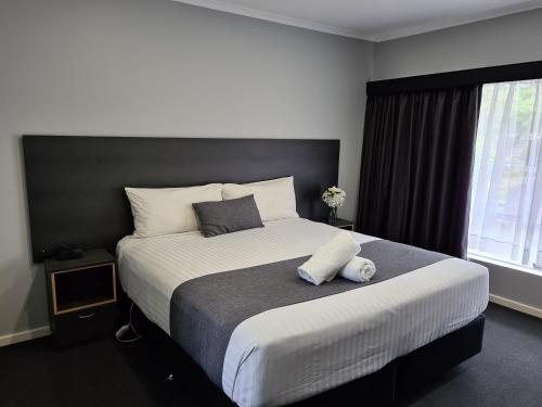 Beachway Motel Restaurant — Guest room