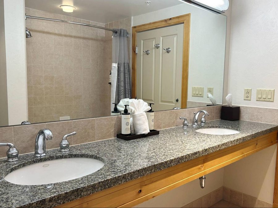 Bear Claw Condominiums — Bathroom