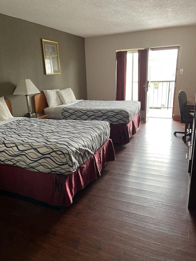 Bear Creek Inn — Guest room