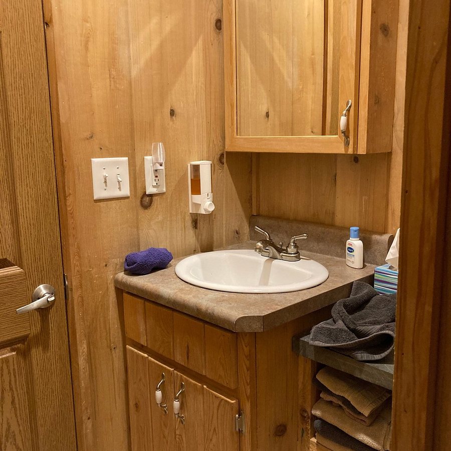 Bearlodge Mountain Resort — Bathroom