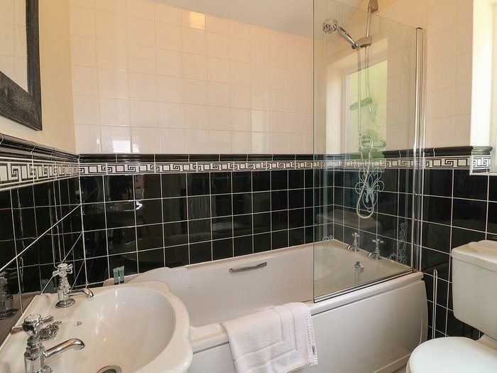 Bears Inn Bed and Breakfast — Bathroom