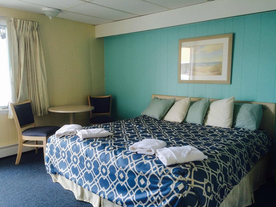 Beau Rivage Motel — Guest room