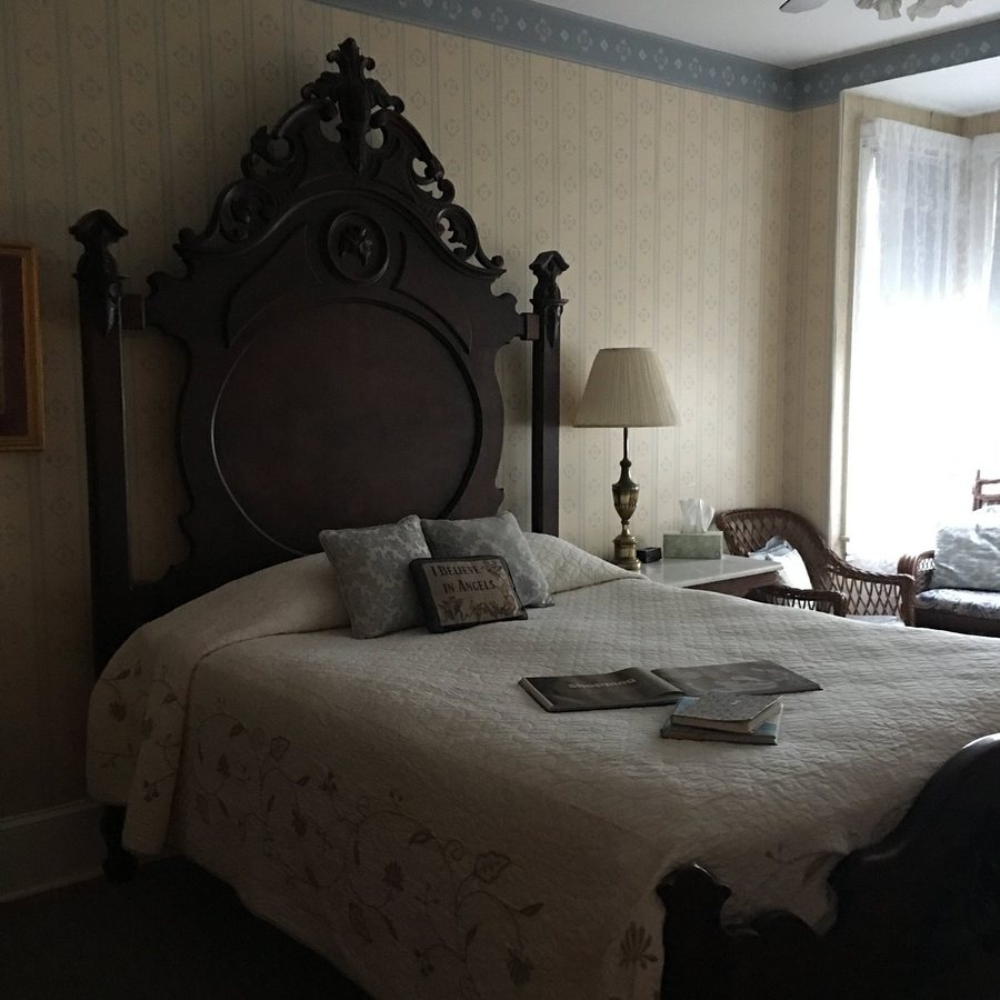 Beauclaires Bed Breakfast Inn — Guest room