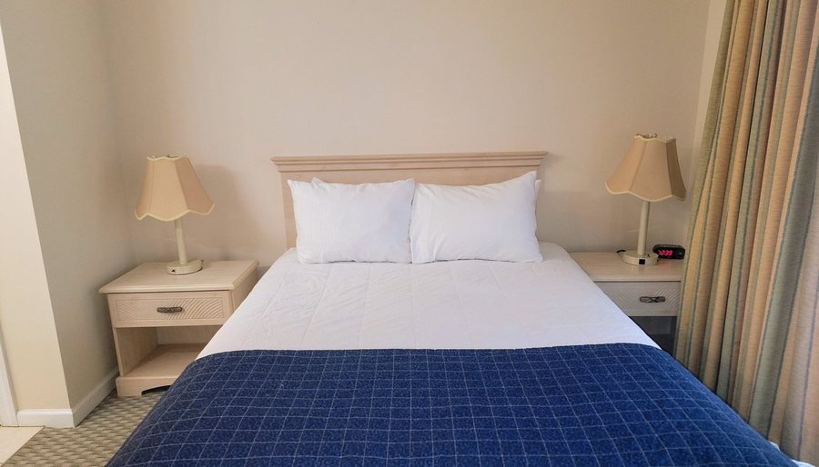 Beaufort Harbour Suites — Guest room
