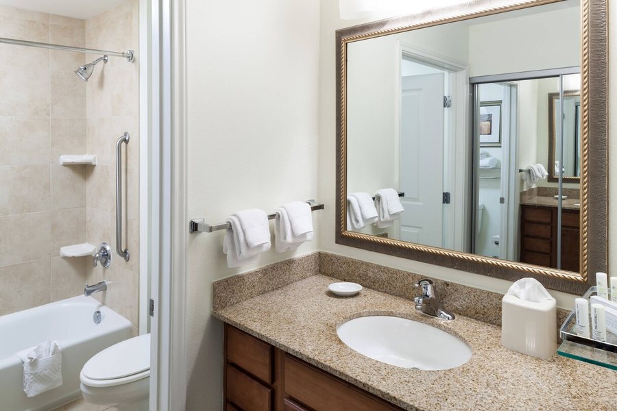 Beaumont Inn — Bathroom