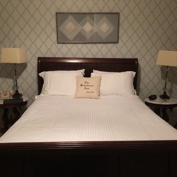 Beaumont Inn — Guest room