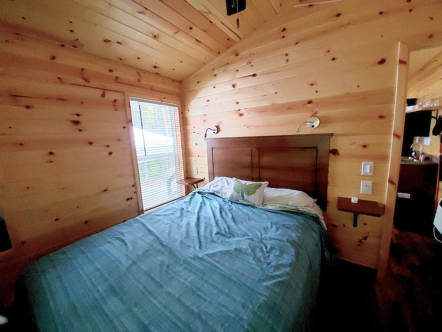 Beaver Koa Journey — Guest room