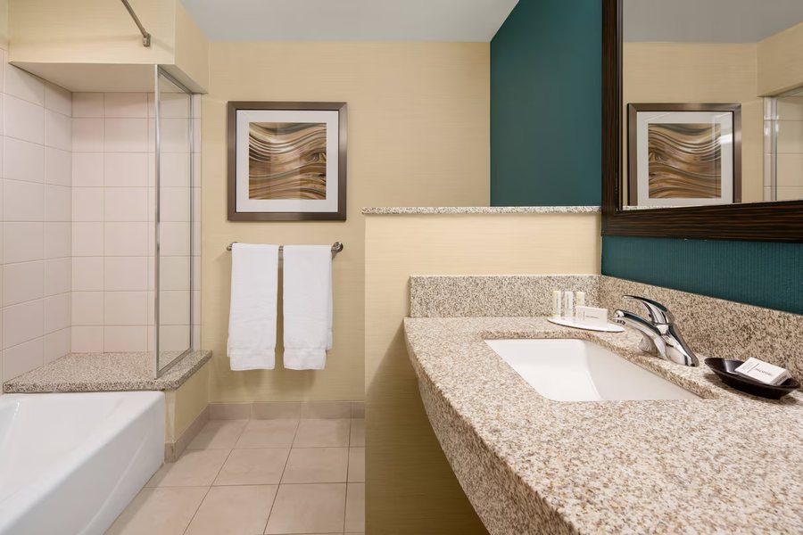 Bed and Breakfast on Mitchell Creek — Bathroom